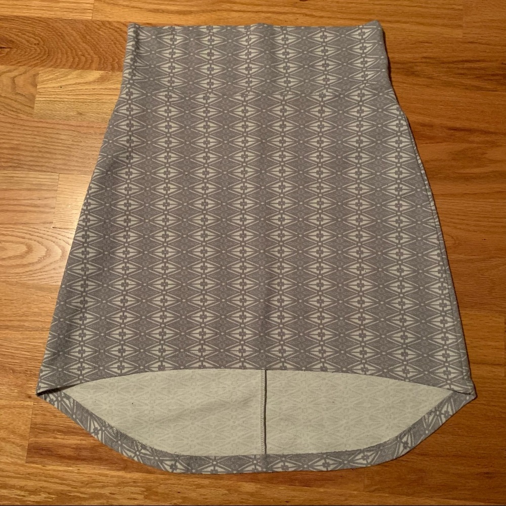 Kavu hi lo patterned skirt. Size small